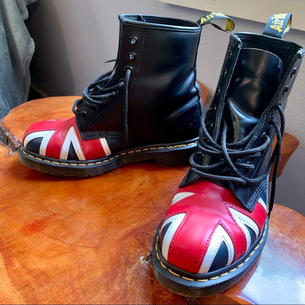 Dr Marten's 10950 Union Jack women's boot